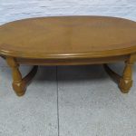 Lote: 23 - Lote: 23 - Mesa de sala con roble oval