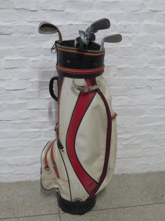 Lote: 56 - Lote: 56 - Estuche de palos de golf