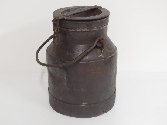 Lote: 45 - Lote: 45 - Tarro lechero de hierro