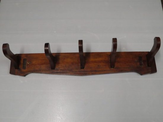 Lote: 15 - Lote: 15 - Perchero en madera