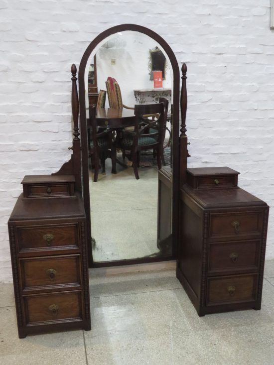 Lote: 34 - Lote: 34 - Comoda tipo vestidor de roble