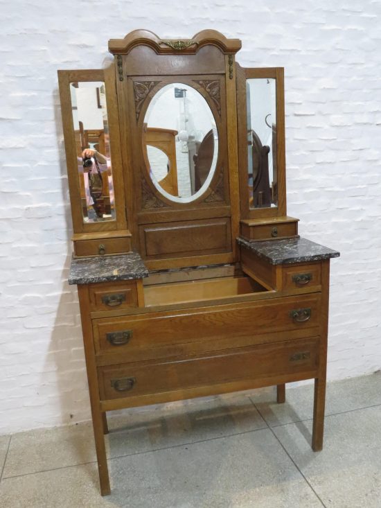 Lote: 40 - Lote: 40 - Toilette antiguo de roble