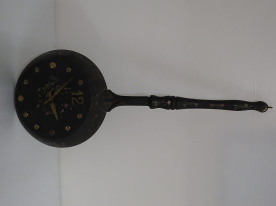 Lote: 110 - Lote: 110 - Reloj decorativo