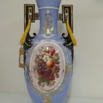 Lote: 54 - Lote: 54 - Jarrón Isabelino de porcelana