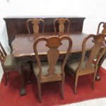 Lote: 105 - Lote: 105 - Juego de comedor Reina Ana
