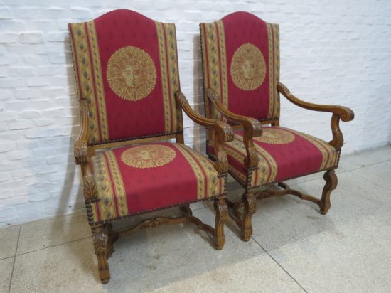 Lote: 58 - Lote: 58 - Par de sitiales Tudor