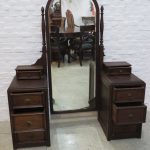 Lote: 123 - Lote: 123 - Comoda tipo vestidor de roble