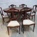 Lote: 106 - Lote: 106 - Juego comedor Ingles