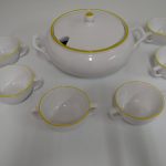 Lote: 13 - Lote: 13 - Sopera y 6 tazas de loza
