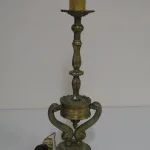 Lote: 9 - Lote: 9 - Lámpara con pie de bronce