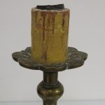 Lote: 9 - Lote: 9 - Lámpara con pie de bronce