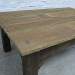 Lote: 69 - Lote: 69 - Mesa de sala con tapa de pinotea