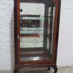 Lote: 121 - Lote: 121 - Vitrina Reina Ana