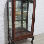Lote: 121 - Lote: 121 - Vitrina Reina Ana