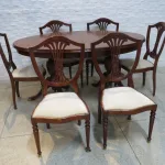 Lote: 113 - Lote: 113 - Juego comedor Ingles