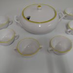 Lote: 7 - Lote: 7 - Sopera y 6 tazas de loza