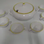 Lote: 7 - Lote: 7 - Sopera y 6 tazas de loza