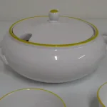 Lote: 7 - Lote: 7 - Sopera y 6 tazas de loza