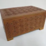 Lote: 2 - Lote: 2 - Caja de madera tallada