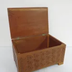 Lote: 2 - Lote: 2 - Caja de madera tallada