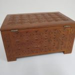 Lote: 2 - Lote: 2 - Caja de madera tallada