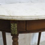 Lote: 73 - Lote: 73 - Mesa de sala Luis XVI