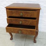Lote: 94 - Lote: 94 - Mueble auxiliar con marqueteri