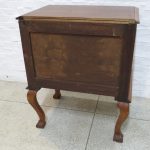 Lote: 94 - Lote: 94 - Mueble auxiliar con marqueteri