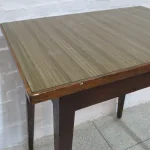 Lote: 115 - Lote: 115 - Mesa con tapa de cármica