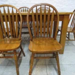 Lote: 110 - Lote: 110 - Mesa de comedor con 6 sillas