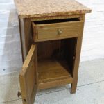 Lote: 95 - Lote: 95 - Mesa de noche de roble