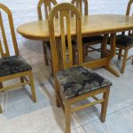 Lote: 109 - Lote: 109 - Juego de comedor con 5 sillas