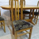 Lote: 109 - Lote: 109 - Juego de comedor con 5 sillas