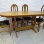 Lote: 109 - Lote: 109 - Juego de comedor con 5 sillas