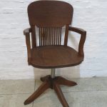Lote: 86 - Lote: 86 - Silla giratoria de roble
