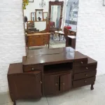 Lote: 102 - Lote: 102 - Comoda tipo Art Deco