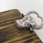 Lote: 54 - Lote: 54 - Tabla para cocina con asas en peltre