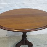 Lote: 101 - Lote: 101 - Mesa de sala oval
