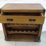Lote: 120 - Lote: 120 - Mueble bar en madera maciza