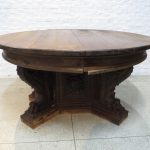 Lote: 107 - Lote: 107 - Mesa de comedor de estilo