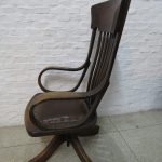 Lote: 97 - Lote: 97 - Antigua silla de roble de escritorio