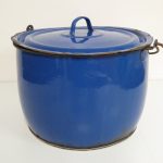 Lote: 19 - Lote: 19 - Olla esmaltada com tapa