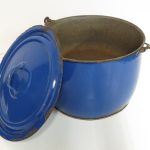 Lote: 19 - Lote: 19 - Olla esmaltada com tapa