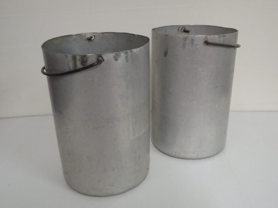 Lote: 22 - Lote: 22 - 2 lecheritas de aluminio