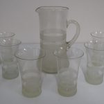 Lote: 70 - Lote: 70 - Jarra y 6 vasos de vidrio