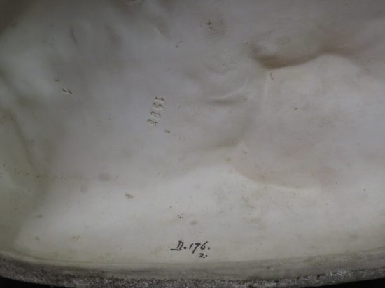 Lote: 76 - Lote: 76 - Pieza francesa en porcelana  fayans