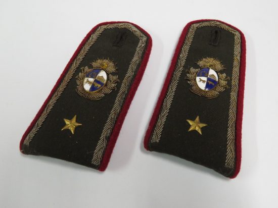 Lote: 71 - Lote: 71 - Charreteras militares