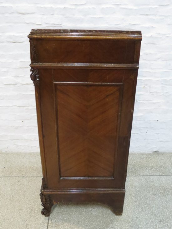 Lote: 107 - Lote: 107 - Cajonera Luis XV