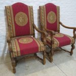 Lote: 96 - Lote: 96 - Par de sitiales Tudor