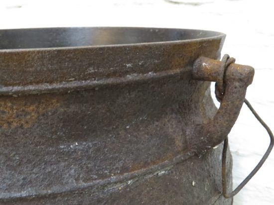 Lote: 75 - Lote: 75 - Olla de hierro